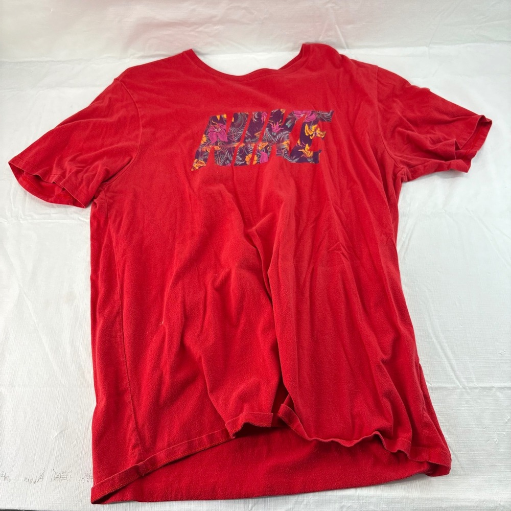 Nike Mens XL Red Tropical Floral Logo Graphic‎ Athletic Cut T-Shirt Short Sleeve